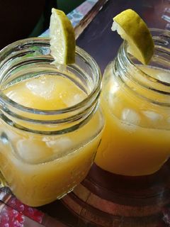 A picture of Mango lemonade.