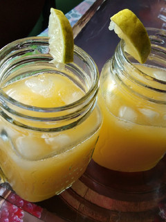 A picture of Mango lemonade.