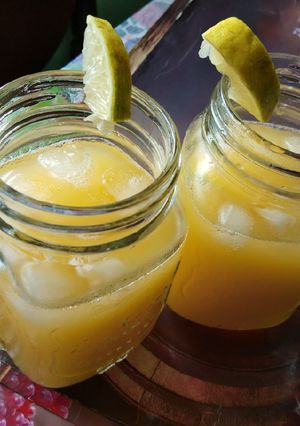 A picture of Mango lemonade.