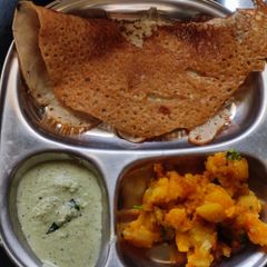 A picture of Jowar semolina dosa.