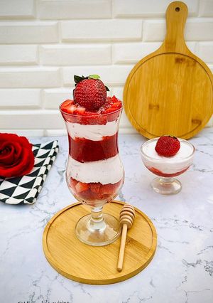A picture of Strawberry dessert.