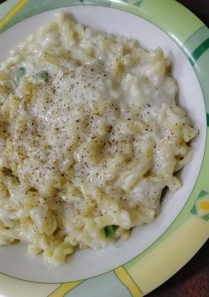 A picture of White sauce pasta.