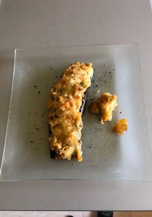 Una foto de Berenjena rellena de pollo y bechamel sin gluten (keto)
