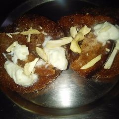 A picture of Shahi tukda.