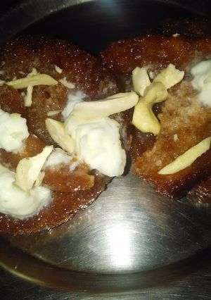 A picture of Shahi tukda.
