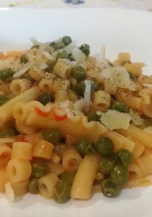 Foto di Pasta Mista con Pisellini Novelli e Pomodorini Freschi