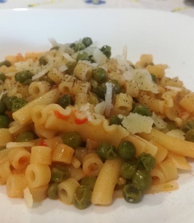 Foto di Pasta Mista con Pisellini Novelli e Pomodorini Freschi