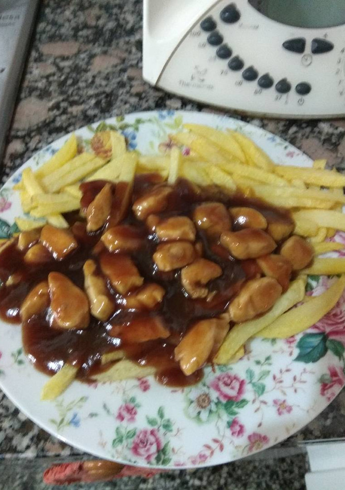 Una foto de Pollo estilo chino con patas fritas
