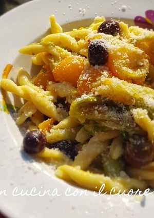 Foto di Strozzapreti con scarola pachino giallo e pecorino ♡