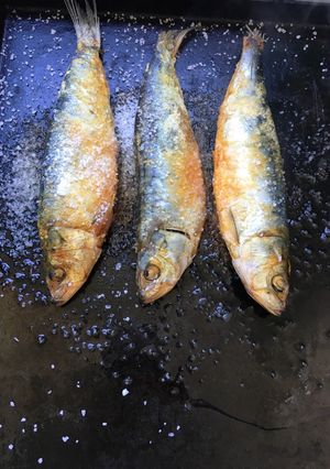 Una foto de Sardinas asadas