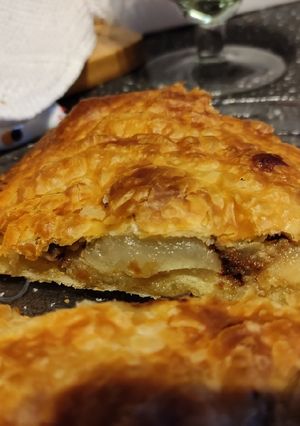 Une photo de Galette poire-amandine chocolat