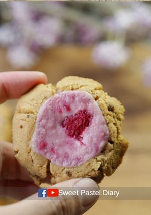 รูปของ สูตรคุกกี้ ราสเบอรี่ ชีสเค้ก  Raspberry Cheesecake Cookies