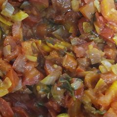 A picture of Tomato Onion Bhaji.