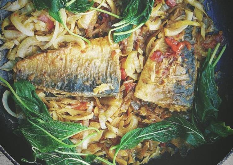 Recipe: Appetizing Pan fried mackerel in sauce