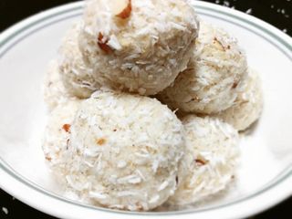 Coconut Ladoos