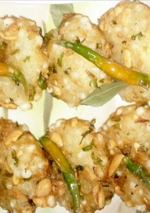 A picture of Sabudana Vada.