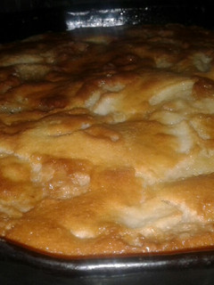 Una foto de Tarta de manzana 🍎 Invertida, riquísima y fácil. 4 pasos