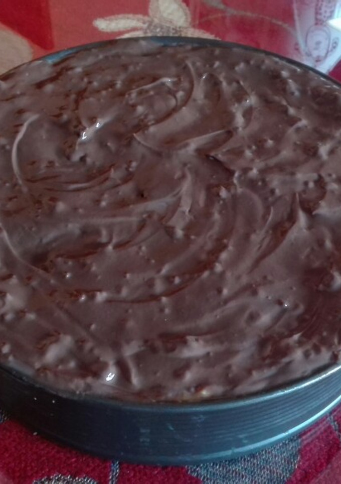 Una foto de Tarta de galletas, chocolate y natillas fácil