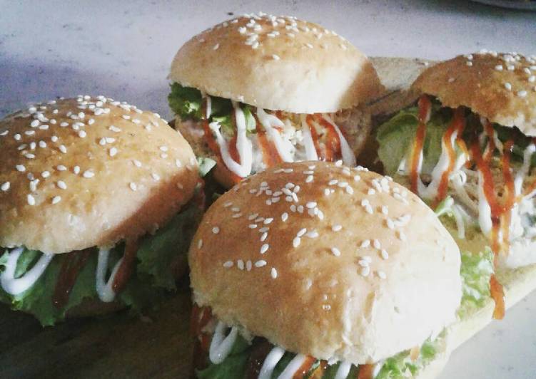 Resep Burger tuna mayo ekonomis… 🍔🐟 yang lezat dan Mudah Dibuat