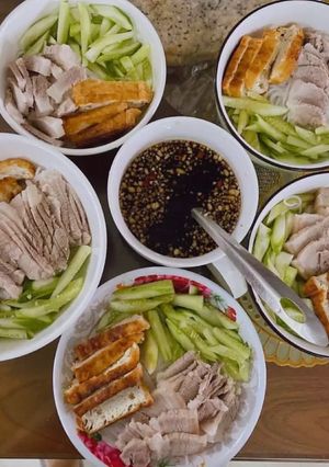 A picture of Vietnamese Noodle Bowl with Soy Sauce.