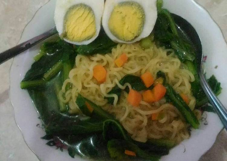 Mie rebus (vegetable diet)
