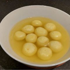 A picture of Komolabhog aka orange roshogulla.