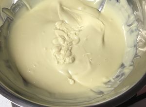 Una foto de Templado chocolate blanco