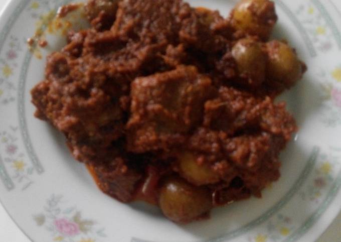 Rendang daging sapi kentang