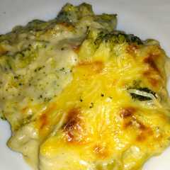 Una foto de Brócoli gratinado con bechamel