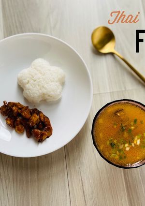 Hình của món Thai foods (gà chiên gia vị - canh tomyum).