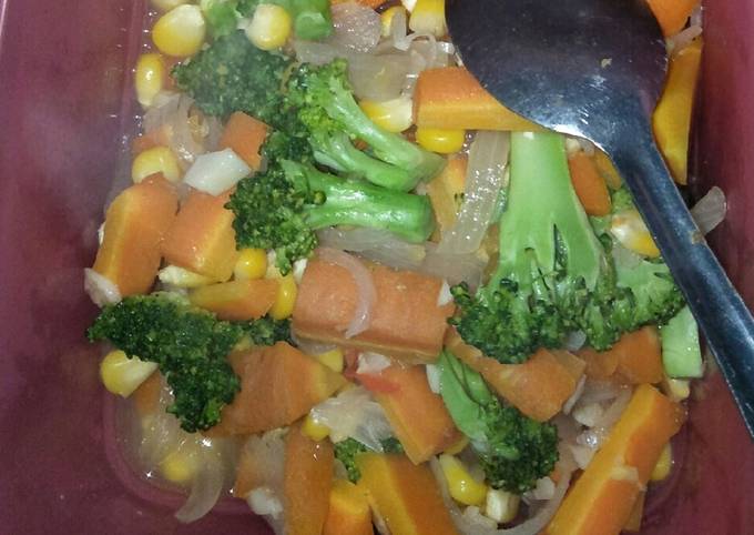 Capcay brokoli wortel jagung ala anak kost