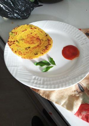 A picture of Besan chilla.