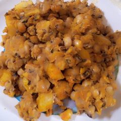 A picture of Beans and Irish petatoes.