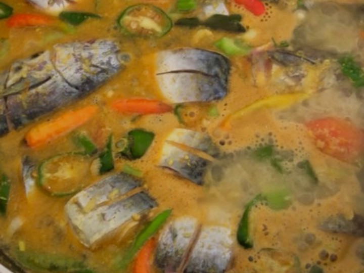 Langkah Mudah untuk Menyiapkan Ikan Tongkol Asam Pedas, Lezat