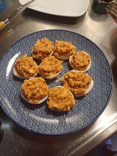 Una foto de Huevos rellenos