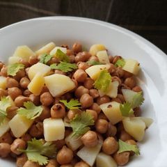 A picture of Aloo Chana Chaat.