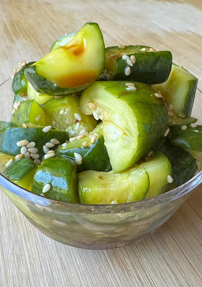 A picture of Japanese Mashed Cucumber Salad.