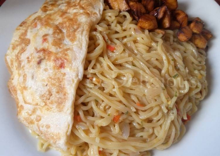 Simple Way to Prepare Speedy Simple Noodles and Omelette with plantain