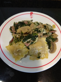Una foto de Ravioli de queso con espinacas