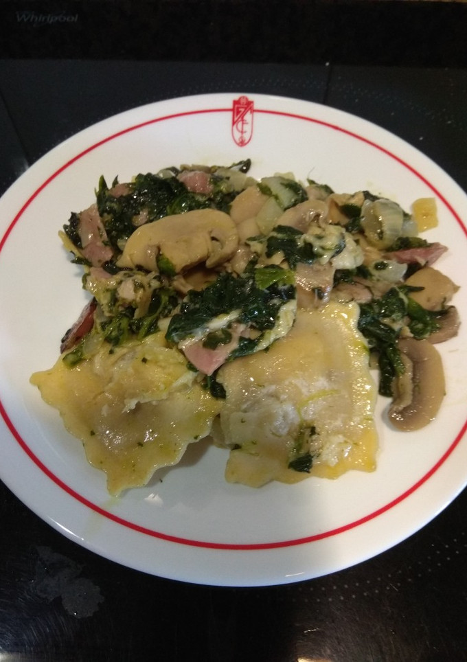 Una foto de Ravioli de queso con espinacas