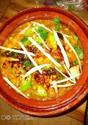 A picture of Dhaba style daal chana.