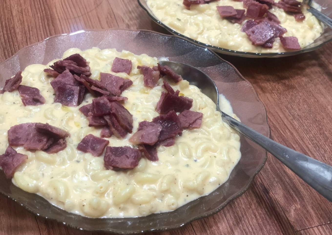 Mac n Cheese with Ham Topping