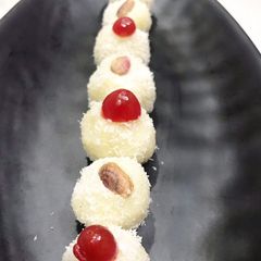 Coconut ladoo A picture of Coconut ladoo.