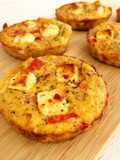 Quichettes de polenta, poivrons, et feta