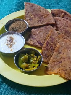 પંજાબી આલૂ પરાઠા (Punjabi Aloo Paratha Recipe In Gujarati) રેસીપી મુખ્ય ફોટો