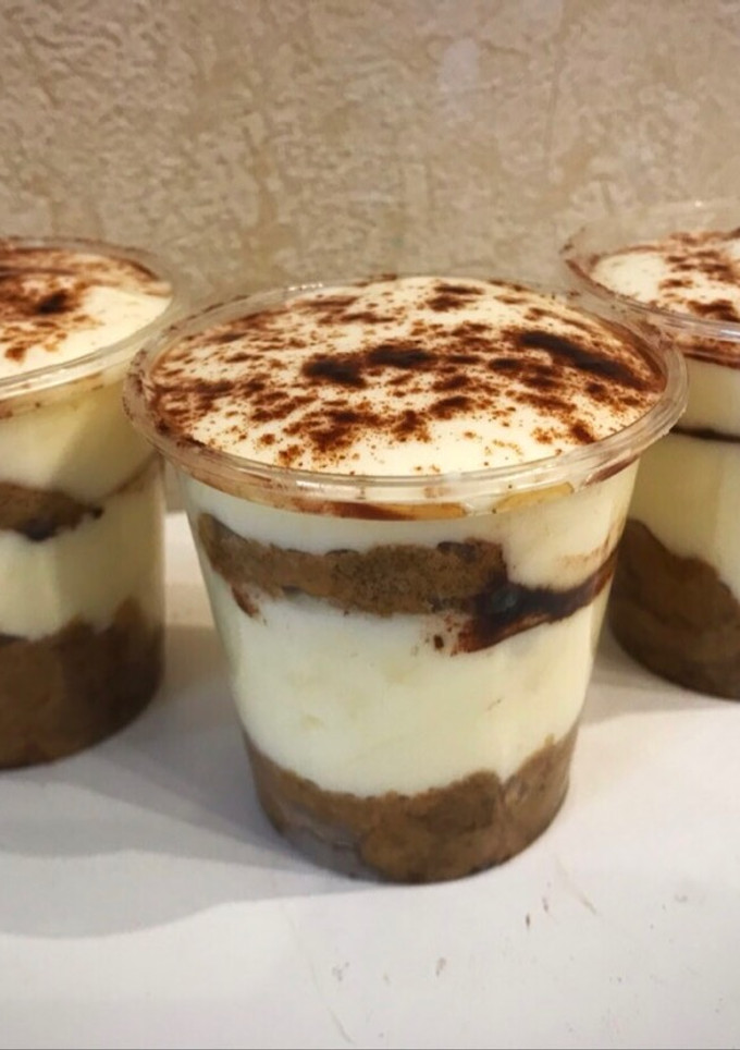 Una foto de Shots de tiramisú en vaso delicioso, rápido y express. Receta original de Geri