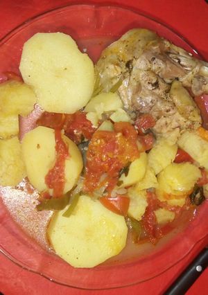 Una foto de Pollo a la mía (mí gusto) en olla a presión (o rápida)