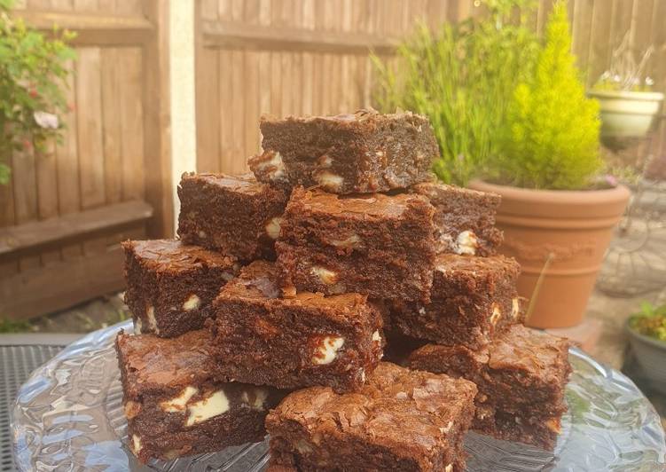 Simple Way to Make Delicious Chunky Monkey Brownies🍌🍫
