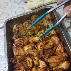 A picture of Tasty, healthy chicken wings.