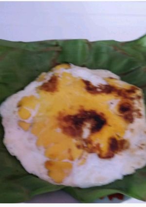 Foto resep Telur goreng tanpa minyak aroma bakar daun pisang